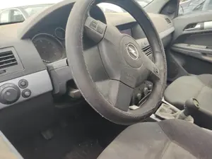 Foto de COLUMNA DIRECCION OPEL ASTRA H GTC 1.3 16V CDTI CAT (Z 13 DTH / L4I) (90 CV / 66 KW)