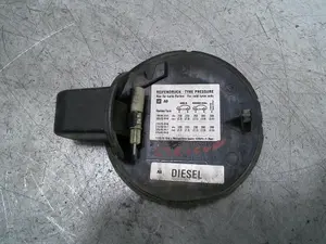 Foto de TAPA EXTERIOR COMBUSTIBLE OPEL VECTRA C BERLINA 2.0 DTI (101 CV / 74 KW) referencia 341869019 foto 2