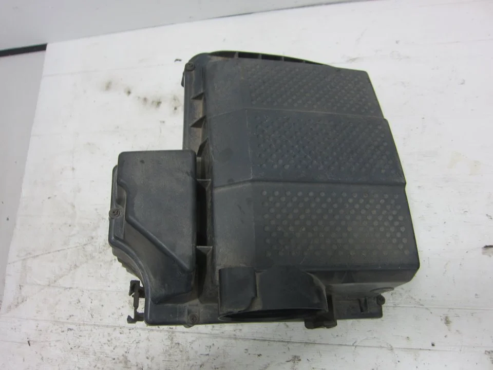 Foto de CAJA FILTRO AIRE LAND ROVER RANGE ROVER SPORT 2.7 Td V6 CAT (190 CV / 140 KW) referencia PHB000498