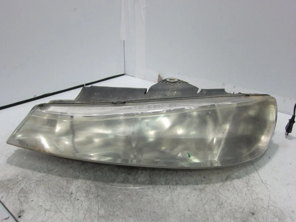 Foto de FARO IZQUIERDO PEUGEOT 406 BERLINA (S1/S2) 3.0 V6 24V CAT (190 CV / 140 KW) referencia 9630423277