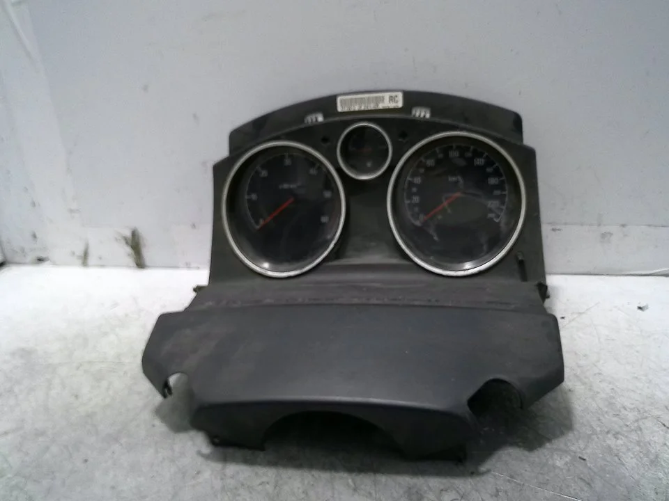 Foto de CUADRO INSTRUMENTOS OPEL ASTRA H BERLINA 1.7 16V CDTI (101 CV / 74 KW) referencia 13172012