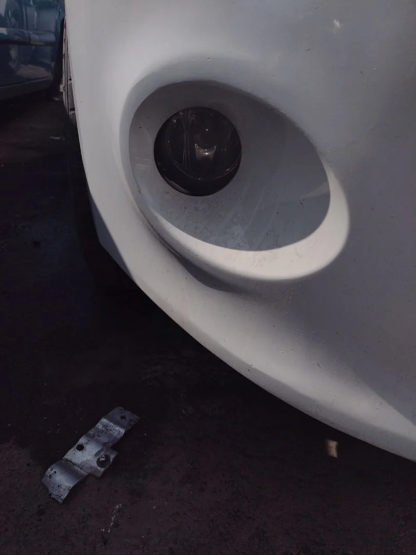 Foto de FARO ANTINIEBLA DERECHO RENAULT MEGANE III BERLINA 5P 1.5 dCi Diesel CAT (86 CV / 63 KW)