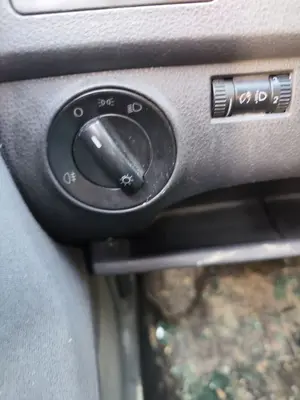 Foto de MANDO LUCES VOLKSWAGEN POLO IV (9N3) 1.9 TDI (101 CV / 74 KW)