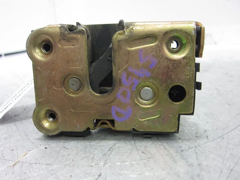 Foto de CERRADURA PUERTA DELANTERA DERECHA RENAULT KANGOO I (F/KC0) 1.9 Diesel (64 CV / 47 KW)