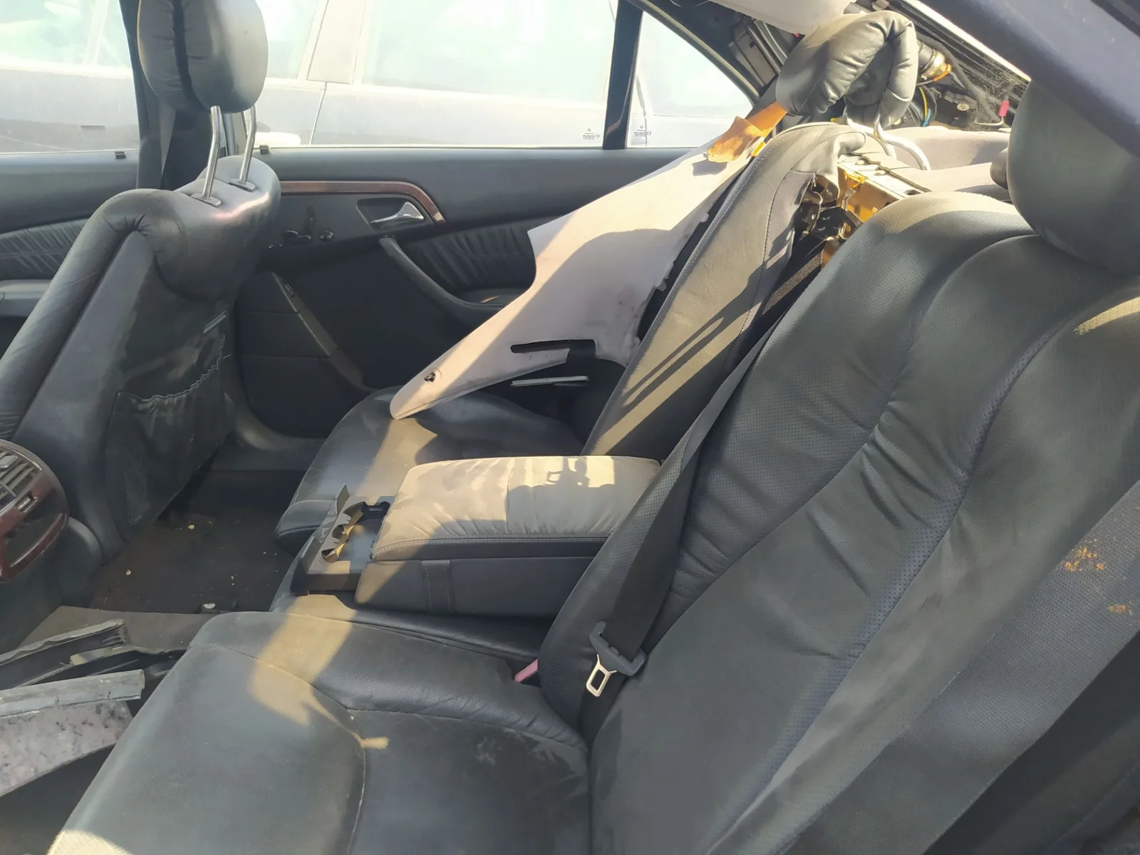 Foto de ASIENTOS TRASERO IZQUIERDO MERCEDES-BENZ CLASE S (BM 220) BERLINA 5.0 V8 24V CAT (306 CV / 225 KW) referencia A2209203847 FKZ