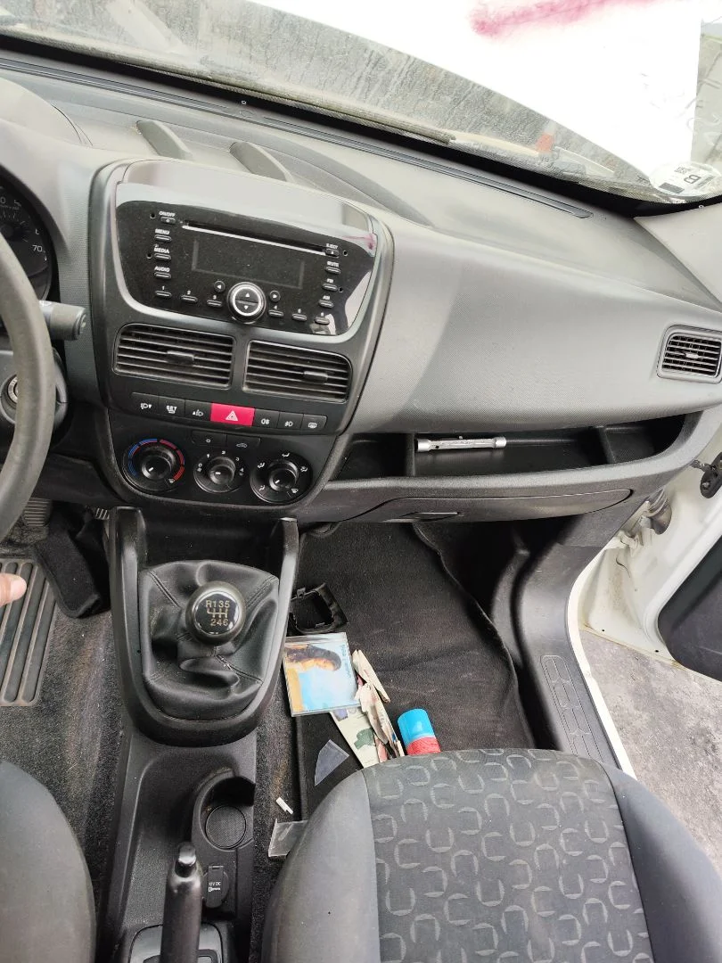 Foto de CONSOLA CENTRAL FIAT II DOBLÒ (152) 1.6 JTDM 16V CAT (105 CV / 77 KW) referencia 9816872877