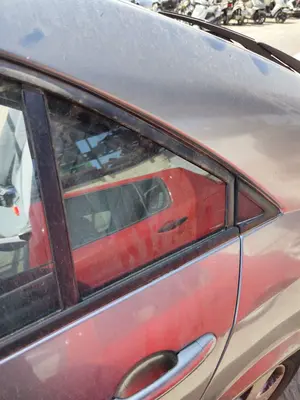 Foto de LUNA CUSTODIA TRASERA IZQUIERDA NISSAN PRIMERA BERLINA (P12) 1.9 16V Turbodiesel CAT (120 CV / 88 KW)