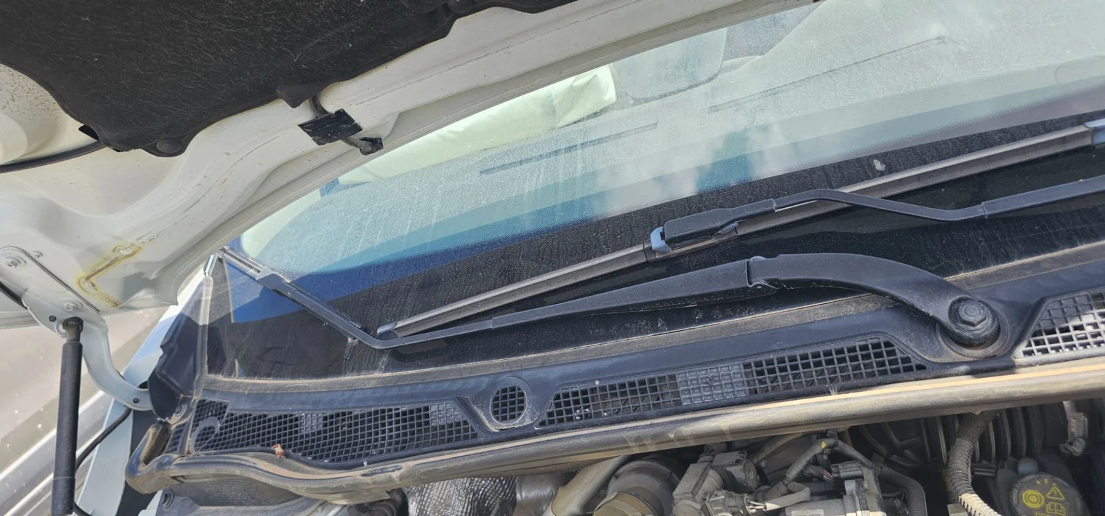 Foto de BRAZO LIMPIA DELANTERO DERECHO RENAULT CAPTUR I 1.5 dCi Diesel FAP (110 CV / 81 KW)