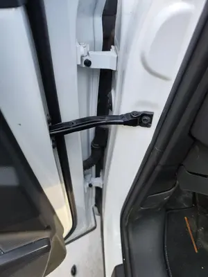Foto de RETENEDOR PUERTA AUDI Q5 FYG Híbrido 220 kW (2.0 Ltr. - 195 kW TFSI) (299 CV / 220 KW) referencia 80A837249A