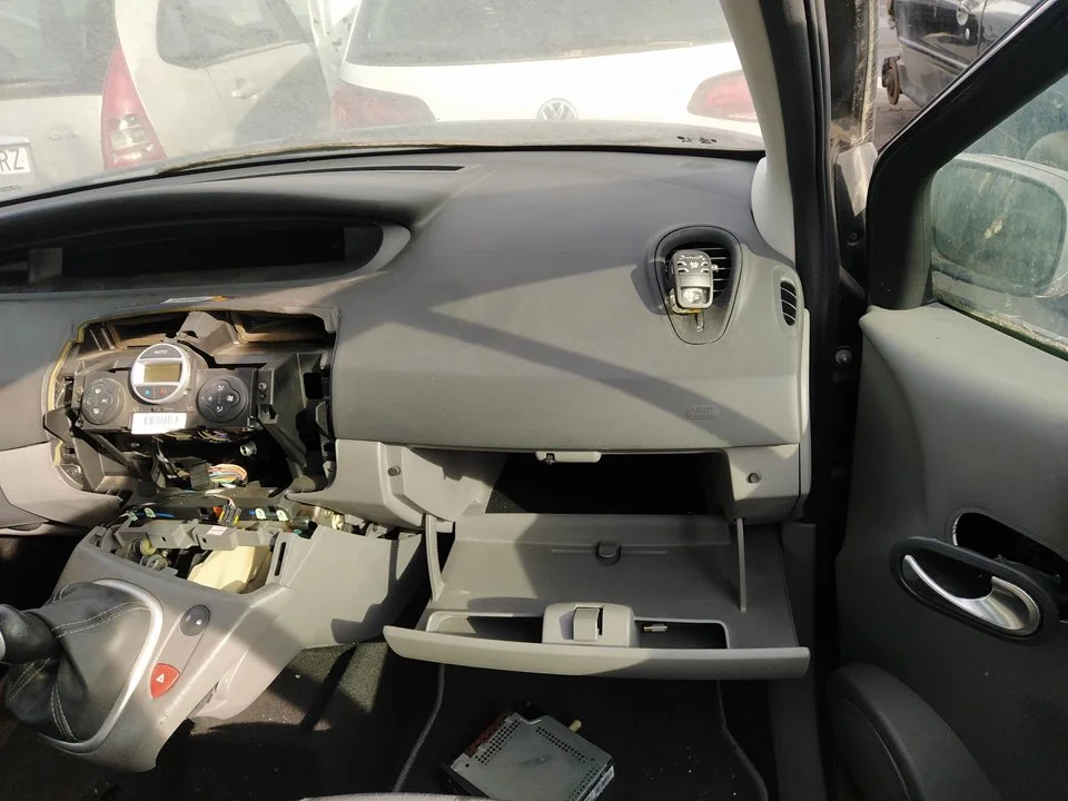 Foto de AIRBAG DELANTERO DERECHO RENAULT SCENIC II 1.6 16V (113 CV / 83 KW) referencia 8200230383
