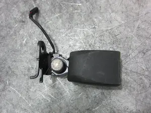 Foto de ENGANCHE CINTURON DELANTERO DERECHO PORSCHE MACAN (95BA) referencia 95B857753A foto 4