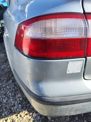 Foto de PILOTO TRASERO IZQUIERDO RENAULT LAGUNA II (BG0) 1.8 CAT (120 CV / 88 KW)