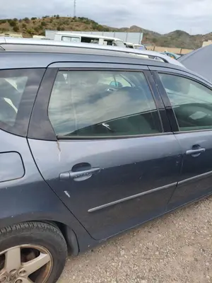 Foto de PUERTA TRASERA DERECHA PEUGEOT 407 SW 2.0 16V HDi FAP CAT (RHR / DW10BTED4) (136 CV / 100 KW)