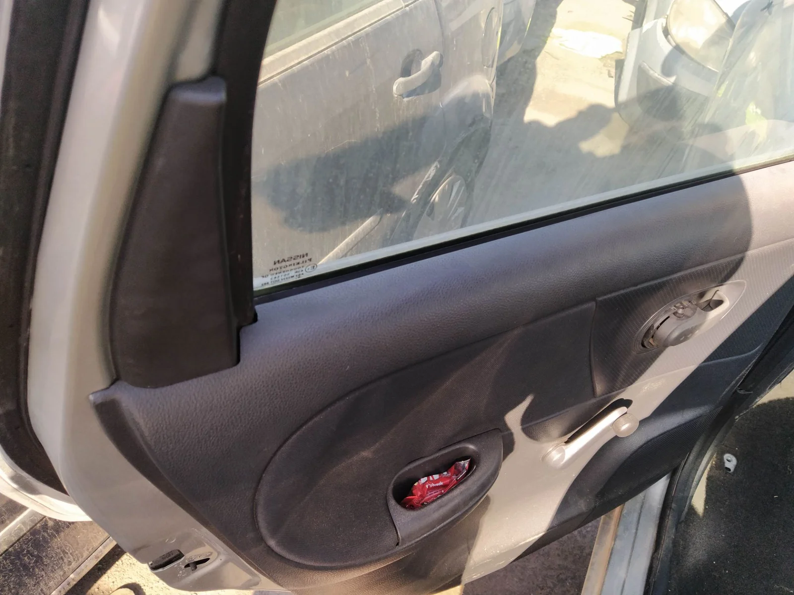 Foto de GUARNECIDO PUERTA DELANTERA IZQUIERDA NISSAN NOTE (E11E) 1.4 CAT (88 CV / 65 KW) referencia 809019U04B