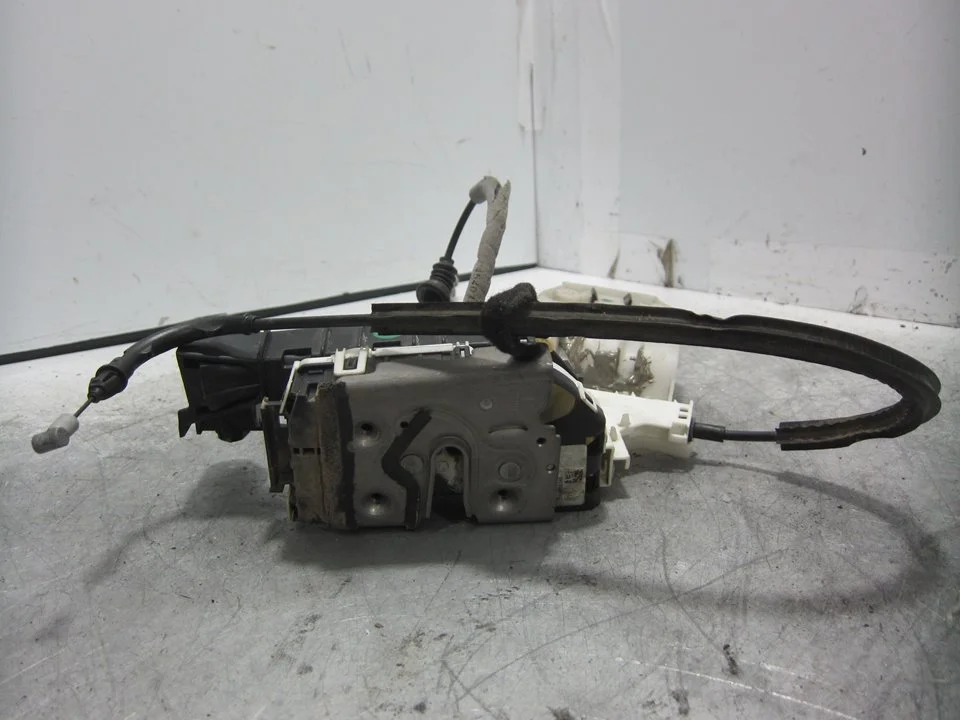 Foto de CERRADURA PUERTA DELANTERA DERECHA FIAT 500X (334) 2.0 16V Multijet CAT (140 CV / 103 KW) referencia 40126025003