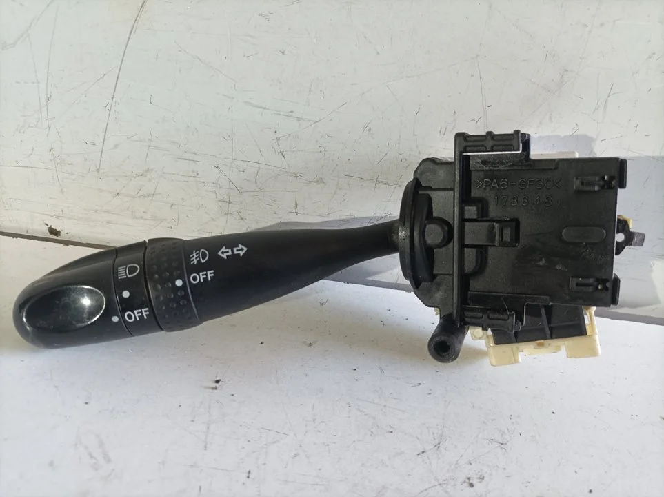 Foto de MANDO INTERMITENTES TOYOTA RAV4 (A2) 1.8 16V CAT (125 CV / 92 KW) referencia 173648