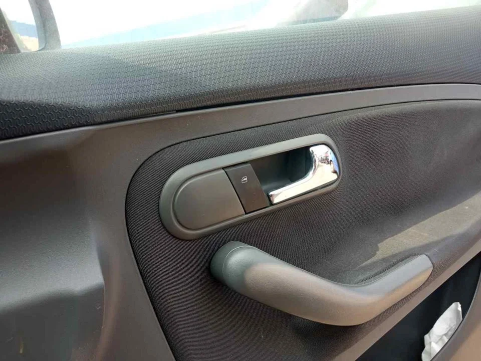 Foto de MANDO ELEVALUNAS DELANTERO DERECHO SEAT IBIZA (6L1) 1.4 16V (86 CV / 63 KW)