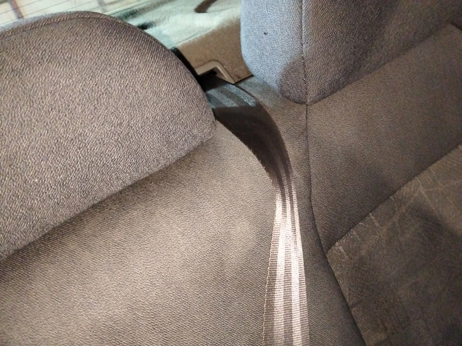 Foto de CINTURON SEGURIDAD TRASERO CENTRAL PEUGEOT 406 BERLINA (S1/S2) 2.0 HDi CAT (90 CV / 66 KW)