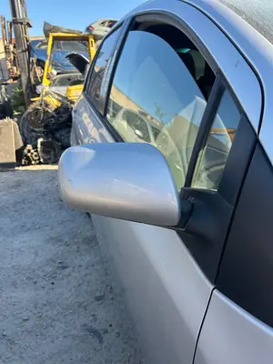 Foto de RETROVISOR DERECHO TOYOTA YARIS (KSP9/SCP9/NLP9) 1.3 16V CAT (101 CV / 74 KW) referencia 879100D250 foto 2