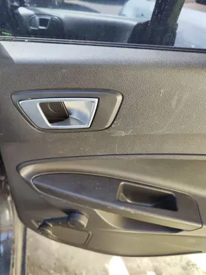 Foto de MANETA INTERIOR TRASERA DERECHA FORD FIESTA (CNN) 1.5 TDCi CAT (75 CV / 55 KW) referencia 1895831