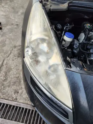 Foto de FARO DERECHO PEUGEOT 5008 1.6 HDi FAP CAT (9HZ / DV6TED4) (109 CV / 80 KW)