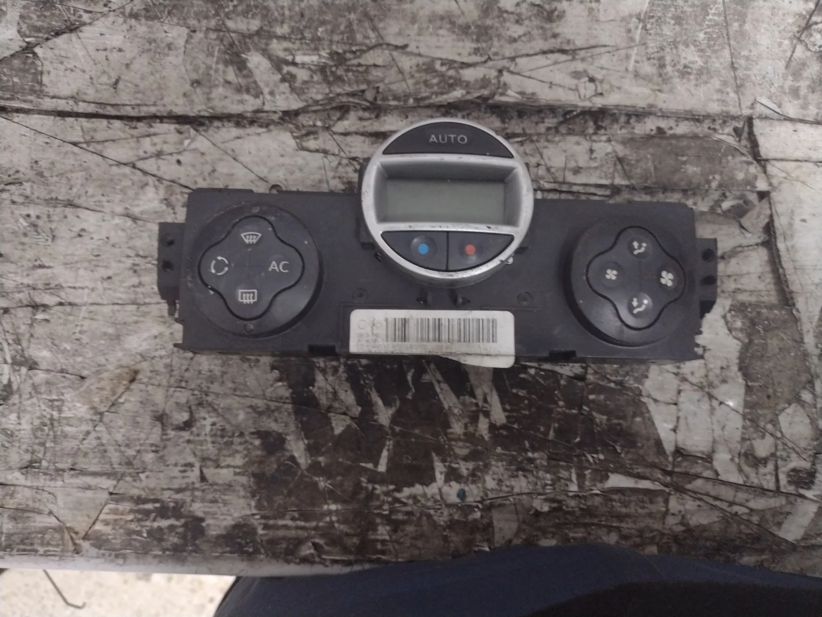Foto de MANDO CALEFACCION / AIRE ACONDICIONADO RENAULT CLIO III referencia 8200296683