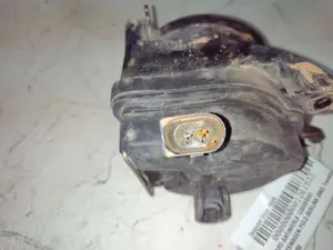 Foto de FARO ANTINIEBLA IZQUIERDO VOLKSWAGEN POLO III BERLINA (6N2) 1.4 TDI (75 CV / 55 KW) referencia 96404900 foto 2