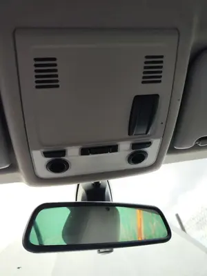 Foto de LUZ INTERIOR BMW SERIE 3 BERLINA (E90) 2.0 Turbodiesel CAT (143 CV / 105 KW)