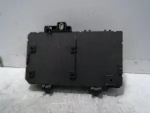 Foto de CAJA RELES / FUSIBLES OPEL ASTRA H BERLINA 1.6 16V (105 CV / 77 KW) referencia 13145017 foto 2