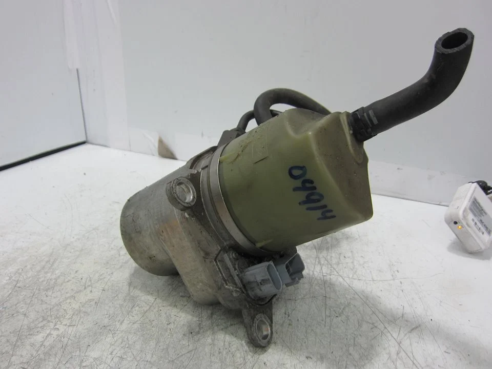 Foto de BOMBA DIRECCION VOLVO S40 BERLINA 2.5 20V Turbo CAT (220 CV / 162 KW) referencia 4N513K514DJ