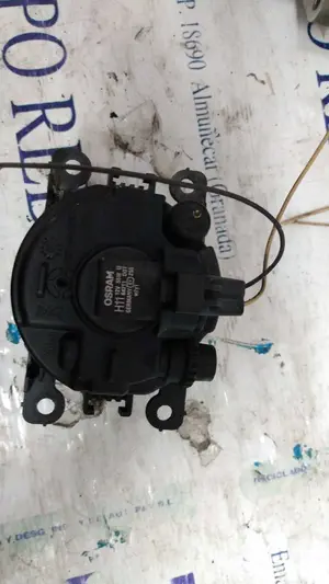 Foto de FARO ANTINIEBLA DERECHO FORD FIESTA (CBK) 1.4 TDCi CAT (68 CV / 50 KW) referencia 8200074008 foto 2