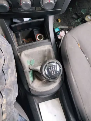 Foto de VARILLAJE CAMBIO SEAT CORDOBA BERLINA (6L2) 1.9 SDI (64 CV / 47 KW)