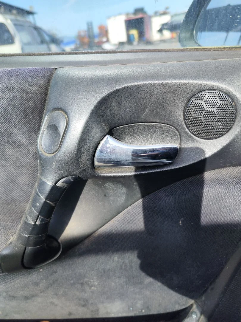 Foto de MANETA INTERIOR DELANTERA IZQUIERDA OPEL VECTRA B BERLINA 2.0 DTI (101 CV / 74 KW) referencia 90432655