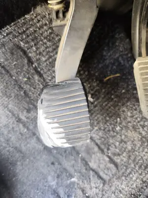Foto de PEDAL EMBRAGUE CITROEN C4 BERLINA 1.6 16V HDi (90 CV / 66 KW)