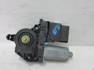 Foto de MOTOR ELEVALUNAS TRASERO IZQUIERDO VOLKSWAGEN TOURAN (1T1) referencia 0130821567 foto 3