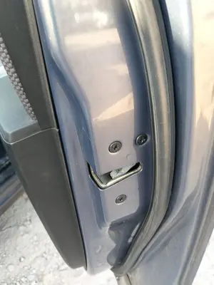 Foto de CERRADURA PUERTA DELANTERA IZQUIERDA MAZDA 5 BERLINA (CR)