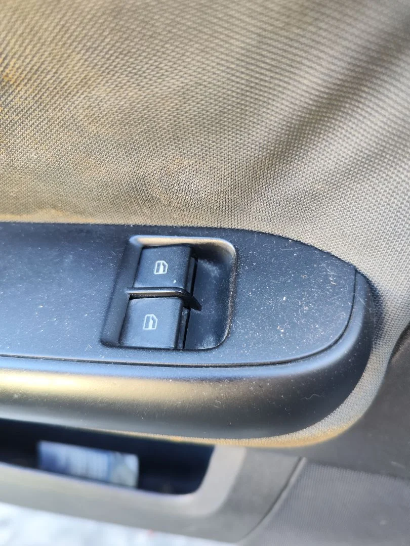 Foto de MANDO ELEVALUNAS DELANTERO IZQUIERDO SEAT CORDOBA BERLINA (6L2) 1.4 16V (75 CV / 55 KW)