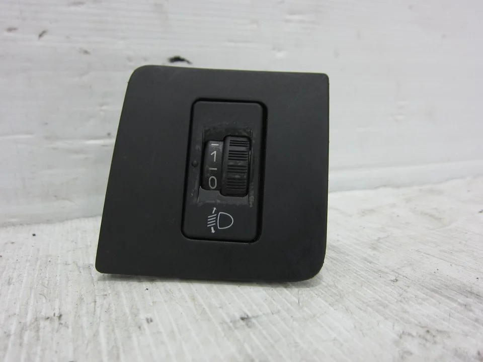 Foto de INTERRUPTOR PEUGEOT 407 1.6 HDi FAP CAT (9HZ / DV6TED4) (109 CV / 80 KW) referencia 96384422XT