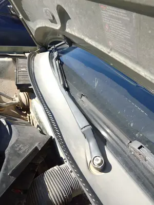 Foto de BRAZO LIMPIA DELANTERO DERECHO VOLKSWAGEN PASSAT BERLINA (3B2) 1.9 TDI (110 CV / 81 KW) referencia 3B1955410 foto 2
