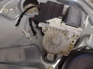 Foto de ELEVALUNAS DELANTERO IZQUIERDO SEAT IBIZA (6L1) referencia 6L4837755 foto 4