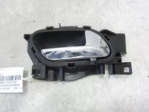 Foto de MANETA INTERIOR DELANTERA DERECHA CITROEN DS3 1.6 e-HDi FAP (92 CV / 68 KW) referencia 9683446577 foto 1