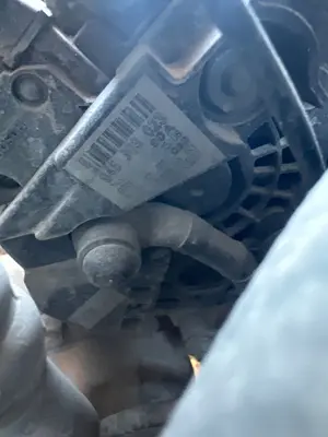 Foto de ALTERNADOR SKODA FABIA COMBI (5J5) 1.4 TDI (80 CV / 59 KW) referencia 045903023 foto 2