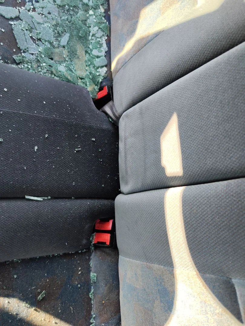Foto de ENGANCHE CINTURON TRASERO CENTRAL RENAULT LAGUNA (B56) 2.0 (113 CV / 83 KW)