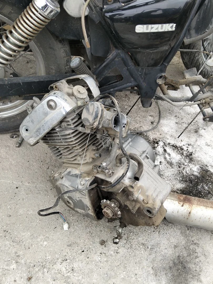 Foto de MOTOR COMPLETO SUZUKI GZ 125 125 cm3 - 7.5 kW (0 CV / 0 KW)