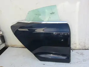Foto de PUERTA TRASERA DERECHA TESLA MODEL S eléctrico 270 kW (367 CV / 270 KW)