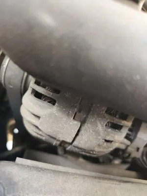 Foto de ALTERNADOR VOLKSWAGEN TOURAN (1T1) 1.9 TDI (105 CV / 77 KW)