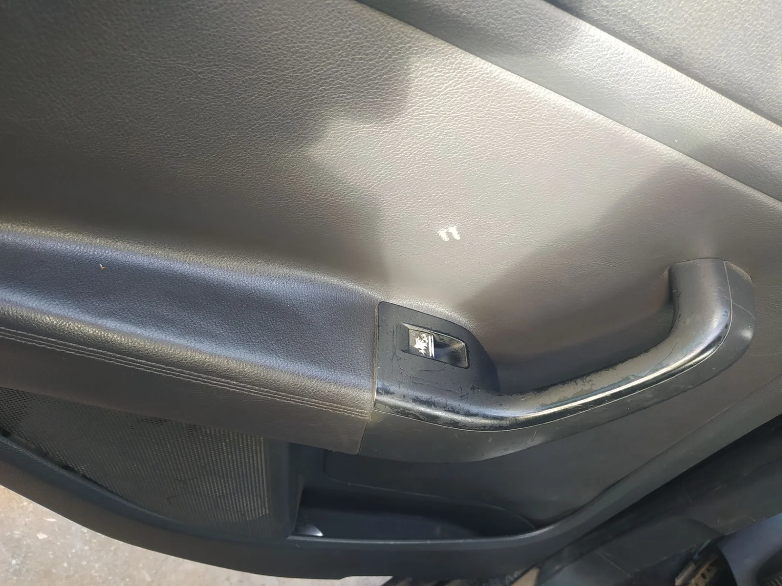 Foto de MANDO ELEVALUNAS TRASERO IZQUIERDO VOLKSWAGEN GOLF PLUS V (5M1) 1.9 TDI (105 CV / 77 KW)