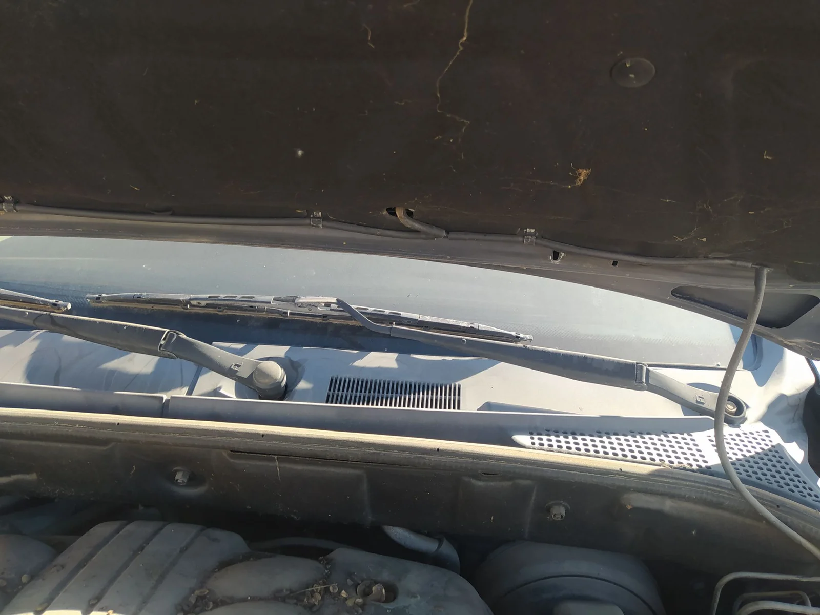 Foto de BRAZO LIMPIA DELANTERO IZQUIERDO SSANGYONG ACTYON 2.0 TD CAT (141 CV / 104 KW)