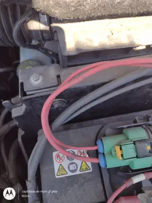 Foto de CENTRALITA MOTOR UCE RENAULT KANGOO II (F/KW0) 1.5 dCi Diesel FAP (90 CV / 66 KW)