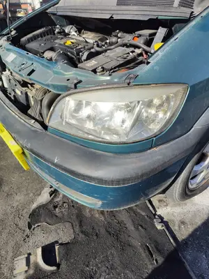 Foto de FARO IZQUIERDO OPEL ZAFIRA A 2.0 DTI (101 CV / 74 KW) referencia 9118791 foto 11